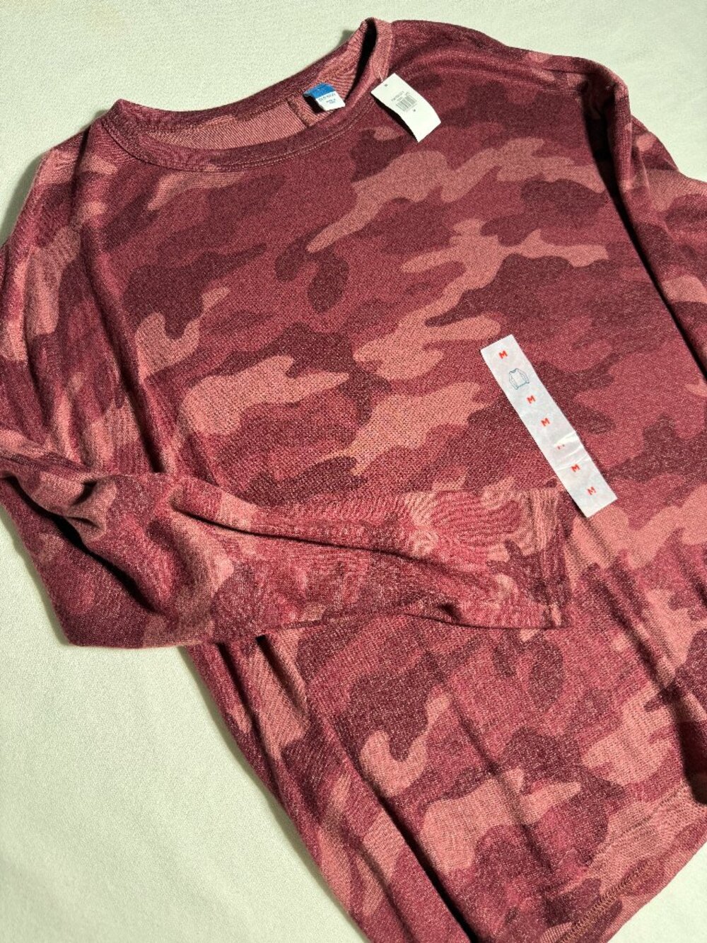 Old Navy Red Camo Oversized Long Sleeve Women's Top Size M NWT Production 06/21